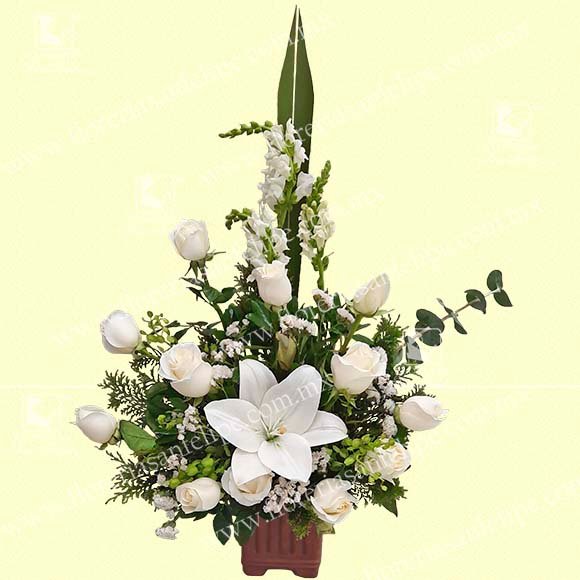 Arreglo Luctuoso Con 12 Rosas y lili