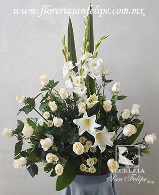 Arreglo Luctuoso Con 20 Rosas Blancas